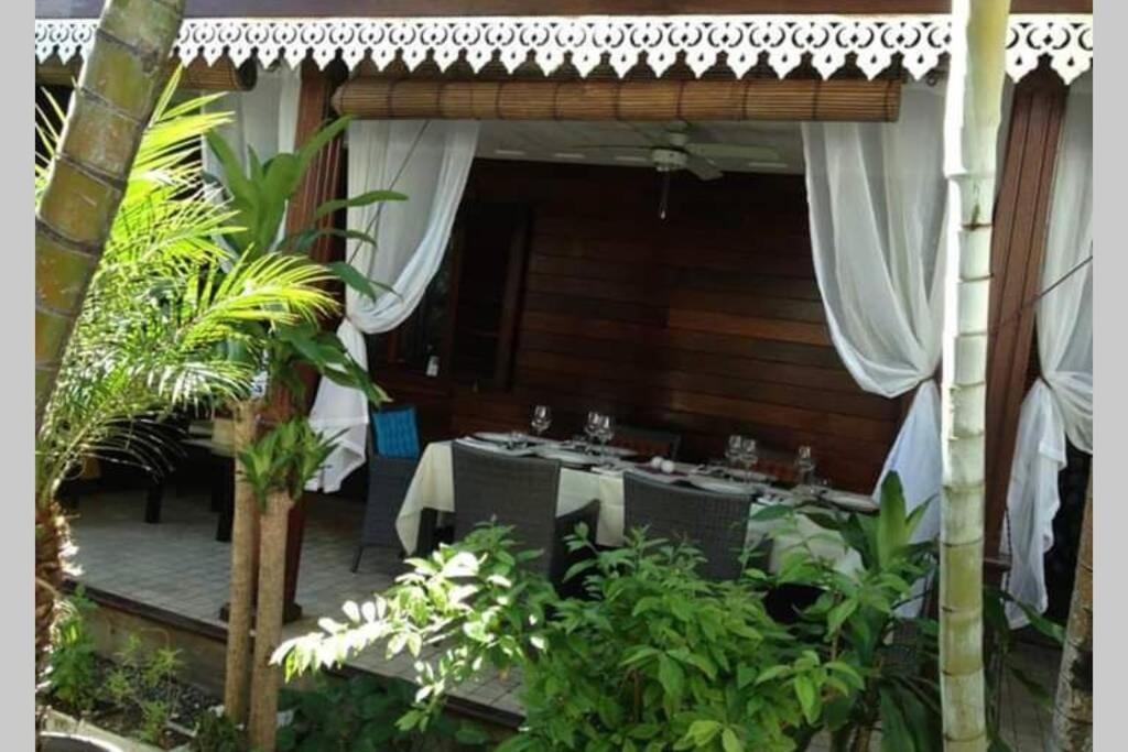 Villa à 1mn à pied de la plage , piscine privée Saint Pierre Exterior foto